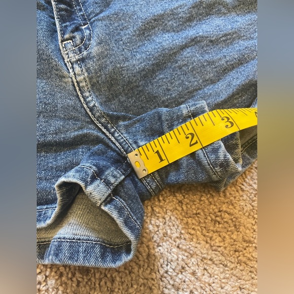 Levis Junior Shorts - Picture 5 of 8